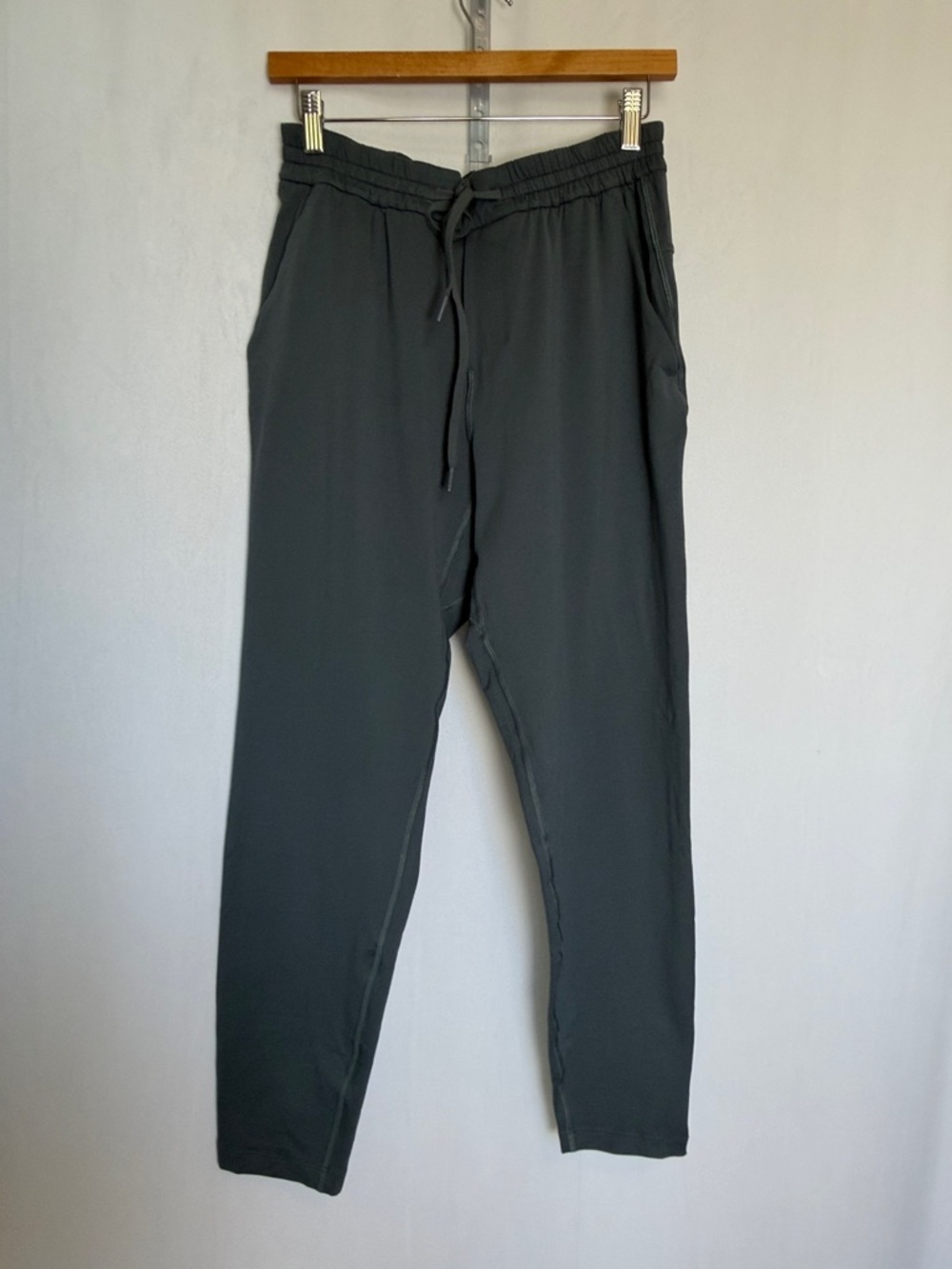 lululemon athletica Men's Charcoal Gray Jogger Pants